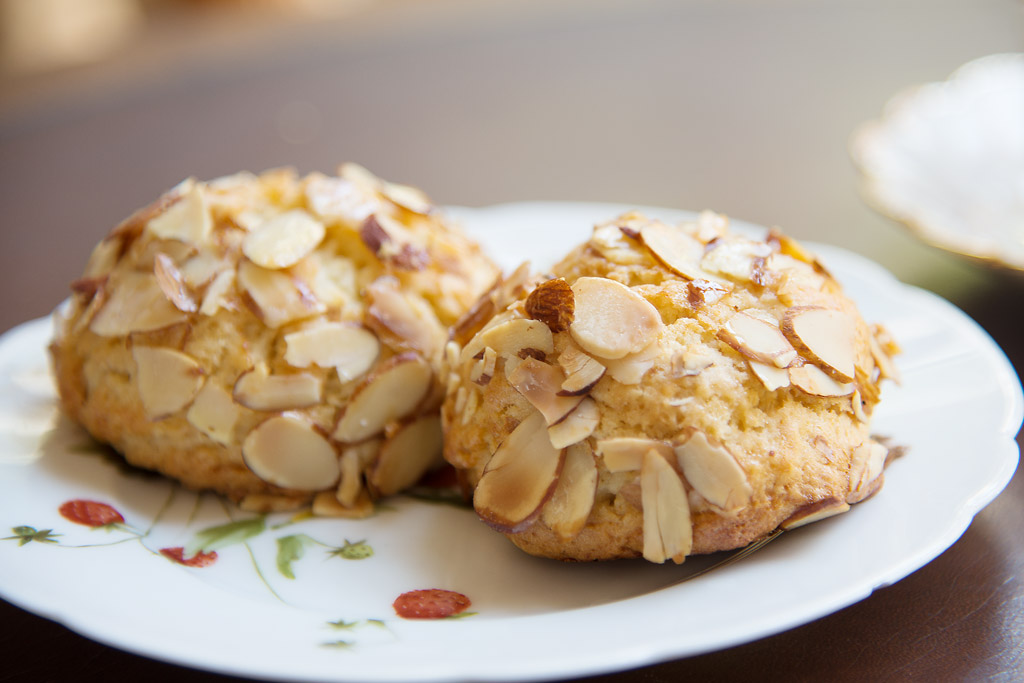 royal almond cream scones
